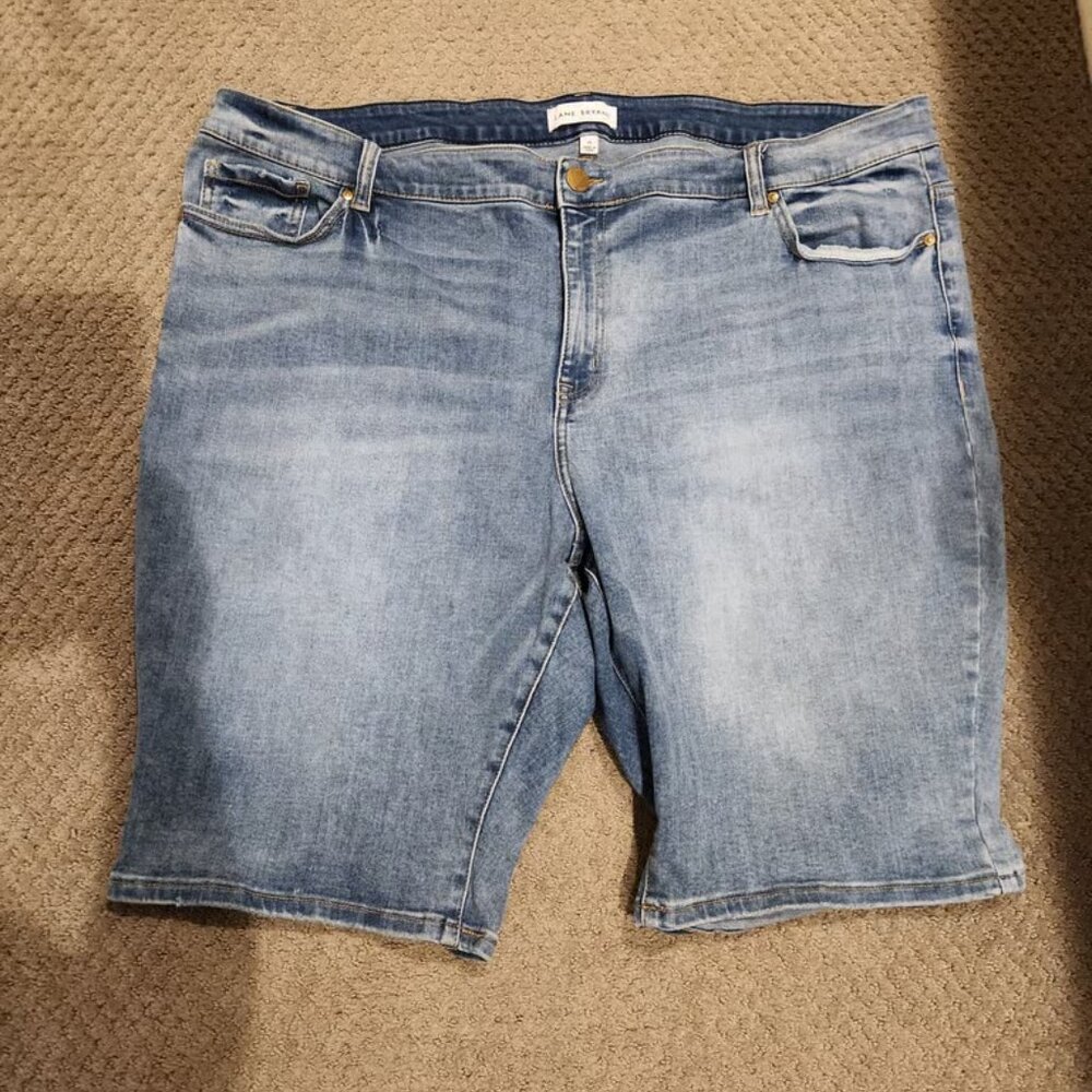 Lane Bryant brand denim shorts. Sz 28